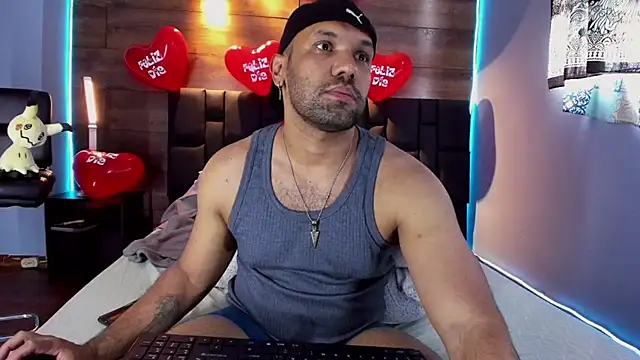 Snapshot of anthonylatynxd chatting on February 2025 08:15:02 PM anthonylatynxd online show from February 2025 08:15:02 PM