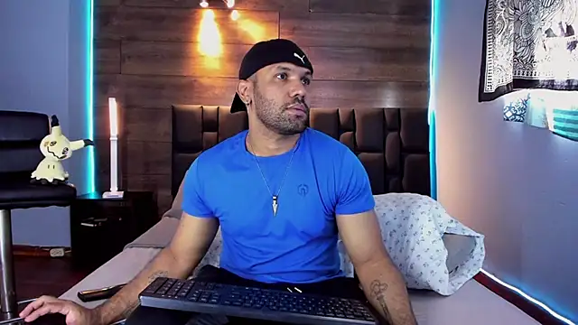 Snapshot of anthonylatynxd chatting on February 2025 03:27:02 PM anthonylatynxd online show from February 2025 03:27:02 PM