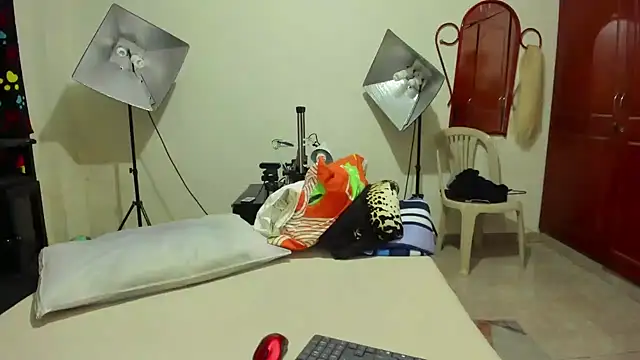 ashley rossez7 online show from December 2024 12:13:01 AM