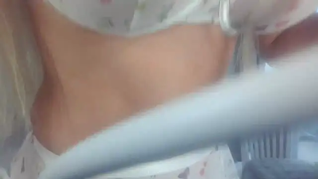 Snapshot of Roshana16 chatting on September 2025 02:22:02 PM Roshana16 online show from September 2025 02:22:02 PM