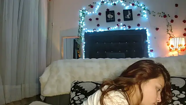 Snapshot of 3littleschoolteens chatting on February 2026 01:24:01 AM 3littleschoolteens online show from February 2026 01:24:01 AM