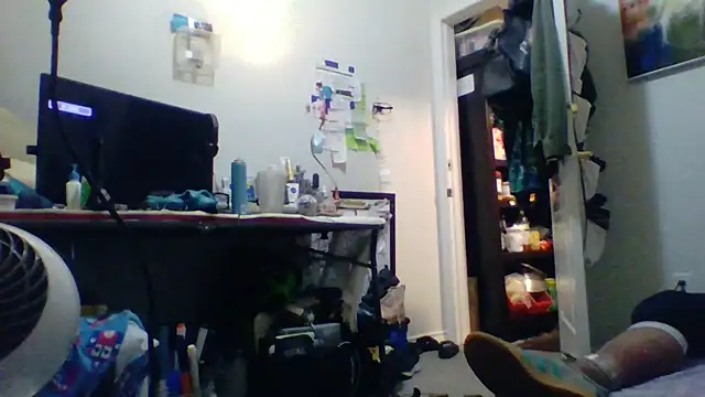 Snapshot of CleanGrey chatting on June 2026 04:49:01 AM CleanGrey online show from June 2026 04:49:01 AM