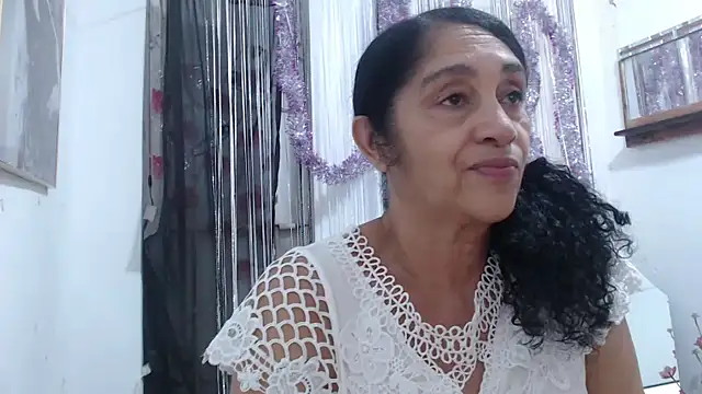 heyline milf online show from February 2025 08:53:01 PM