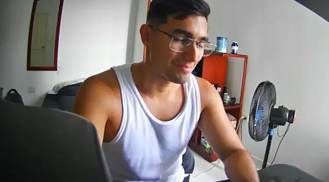 lechero226 online show from December 2024 07:29:02 PM