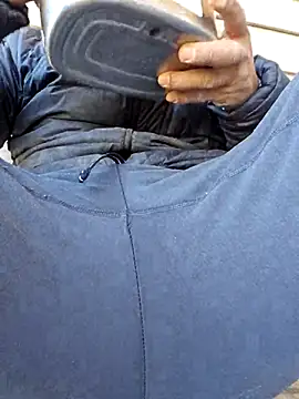 Diablo9804 online show from October 2025 04:18:01 PM