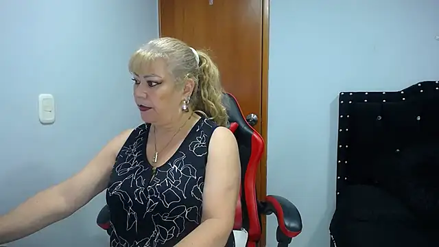 Snapshot of Ursulawhite69 chatting on April 2026 12:35:02 AM Ursulawhite69 online show from April 2026 12:35:02 AM