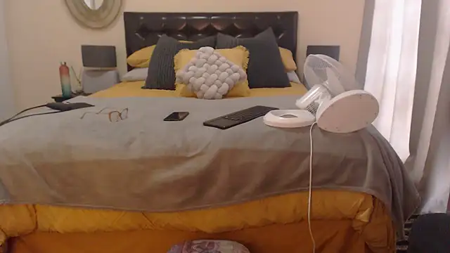 Snapshot of Creamyass22 chatting on December 2024 02:12:01 PM Creamyass22 online show from December 2024 02:12:01 PM