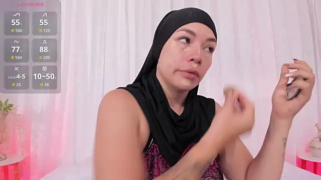 Snapshot of aisha_vs chatting on April 2026 01:41:02 PM aisha vs online show from April 2026 01:41:02 PM