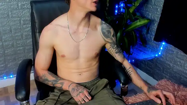 Snapshot of Dmtry6 chatting on February 2026 10:10:02 PM Dmtry6 online show from February 2026 10:10:02 PM