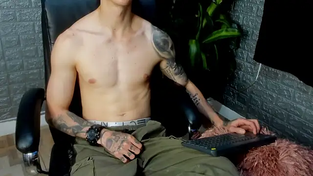 Snapshot of Dmtry6 chatting on February 2026 03:57:01 PM Dmtry6 online show from February 2026 03:57:01 PM