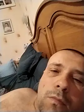 manubm03 online show from November 2025 07:56:01 AM