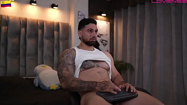 Snapshot of john_king29 chatting on June 2026 12:32:02 AM john king29 online show from June 2026 12:32:02 AM
