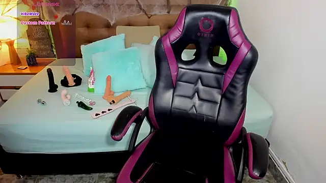 mila katts online show from October 2025 06:54:01 AM