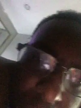 Snapshot of Londonfrotadejr chatting on December 2024 12:59:02 PM Londonfrotadejr online show from December 2024 12:59:02 PM