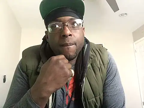 Snapshot of Londonfrotadejr chatting on December 2024 08:27:02 PM Londonfrotadejr online show from December 2024 08:27:02 PM