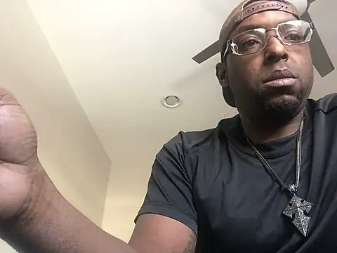 Snapshot of Londonfrotadejr chatting on January 2025 10:12:02 PM Londonfrotadejr online show from January 2025 10:12:02 PM