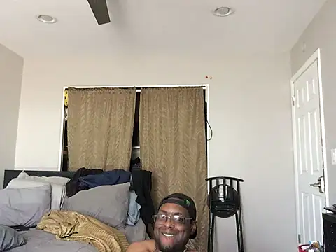 Snapshot of Londonfrotadejr chatting on March 2025 04:04:02 PM Londonfrotadejr online show from March 2025 04:04:02 PM