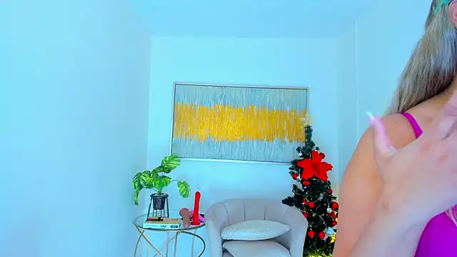 Snapshot of Carlota_peach chatting on December 2024 01:28:01 PM Carlota peach online show from December 2024 01:28:01 PM