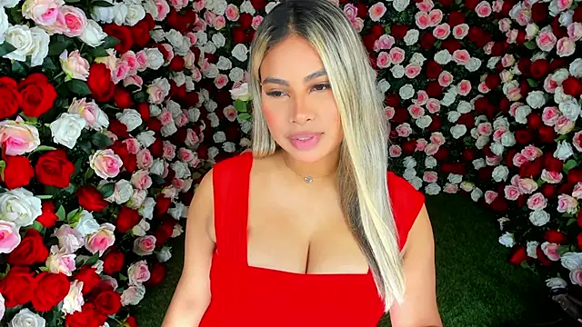 Snapshot of Carlota_peach chatting on February 2025 03:31:02 AM Carlota peach online show from February 2025 03:31:02 AM