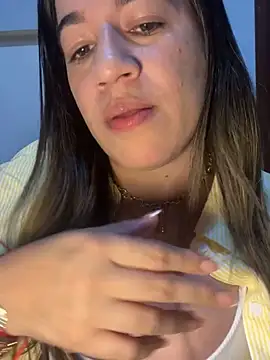 Snapshot of Antonellachic73 chatting on October 2025 12:43:02 AM Antonellachic73 online show from October 2025 12:43:02 AM