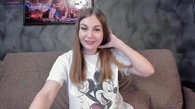 Snapshot of CassieMils chatting on February 2025 11:21:02 AM CassieMils online show from February 2025 11:21:02 AM