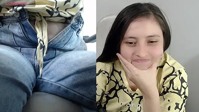 Snapshot of tania_sweet__ chatting on July 2026 06:53:01 PM tania sweet online show from July 2026 06:53:01 PM