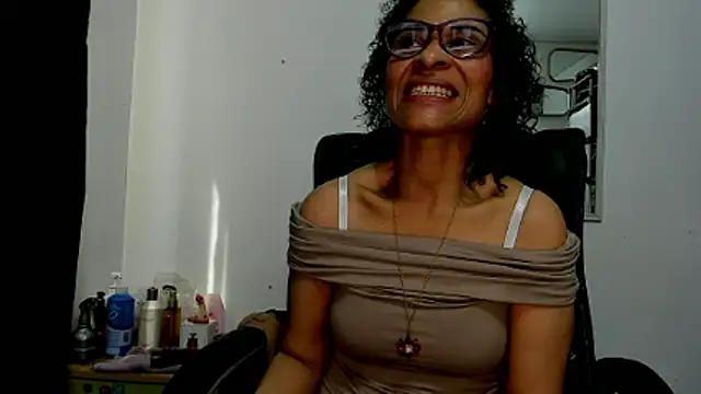 Aries Mature online show from April 2026 02:23:02 PM