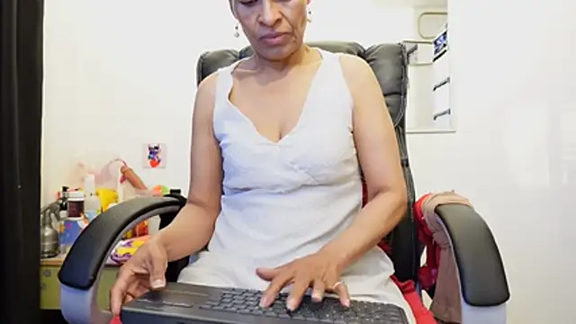 Snapshot of Aries_Mature chatting on July 2026 12:26:02 AM Aries Mature online show from July 2026 12:26:02 AM