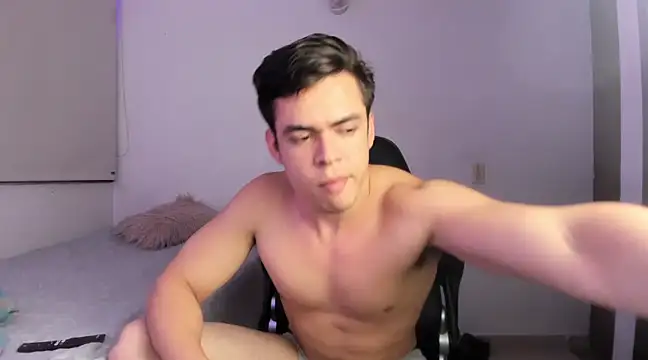 Snapshot of Lucian_Gomez_ chatting on February 2025 05:14:01 AM Lucian Gomez  online show from February 2025 05:14:01 AM