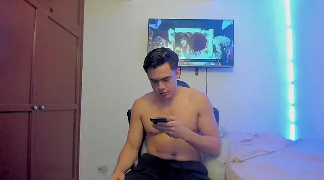 Snapshot of Lucian_Gomez_ chatting on March 2025 02:55:02 PM Lucian Gomez  online show from March 2025 02:55:02 PM