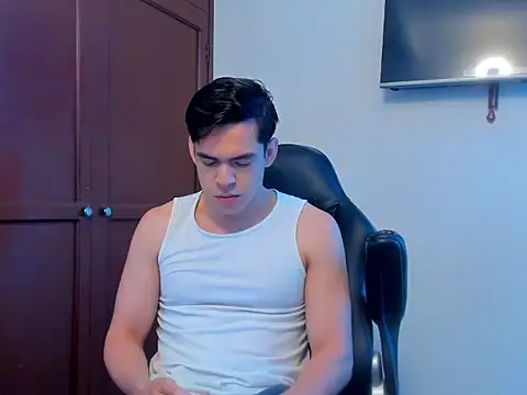 Snapshot of Lucian_Gomez_ chatting on October 2025 06:16:02 PM Lucian Gomez  online show from October 2025 06:16:02 PM