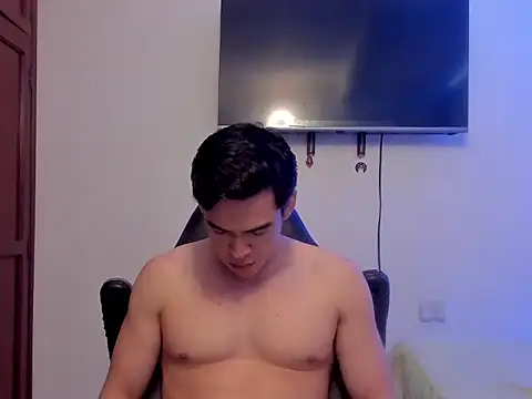 Snapshot of Lucian_Gomez_ chatting on October 2025 06:52:02 PM Lucian Gomez  online show from October 2025 06:52:02 PM