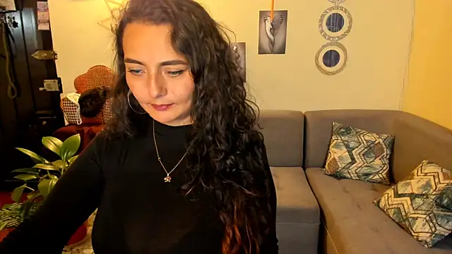 Snapshot of emma_luxy chatting on February 2025 05:12:01 AM emma luxy online show from February 2025 05:12:01 AM