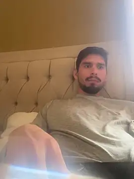 Snapshot of Tomthelong chatting on March 2025 06:41:02 PM Tomthelong online show from March 2025 06:41:02 PM