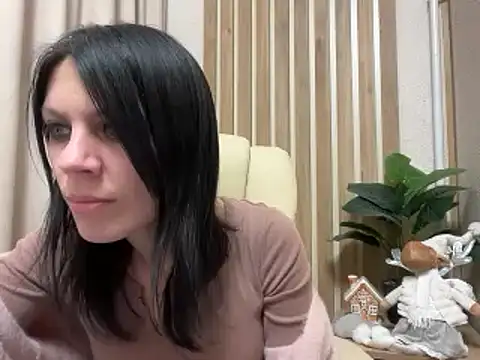 Snapshot of InjaAtHome chatting on January 2026 07:28:02 PM InjaAtHome online show from January 2026 07:28:02 PM