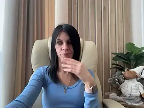 Snapshot of InjaAtHome chatting on February 2026 08:42:01 AM InjaAtHome online show from February 2026 08:42:01 AM