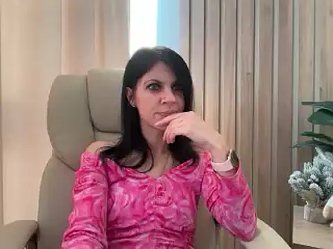 Snapshot of InjaAtHome chatting on February 2026 02:40:02 PM InjaAtHome online show from February 2026 02:40:02 PM