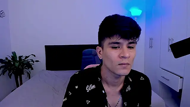 Snapshot of Eiden_allenx chatting on February 2025 02:02:02 PM Eiden allenx online show from February 2025 02:02:02 PM