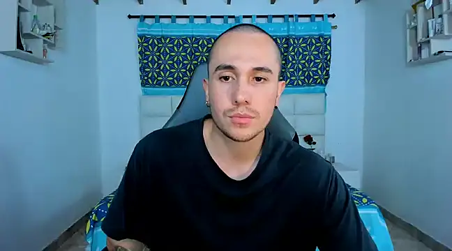 juan  jimenez online show from February 2025 04:19:02 AM