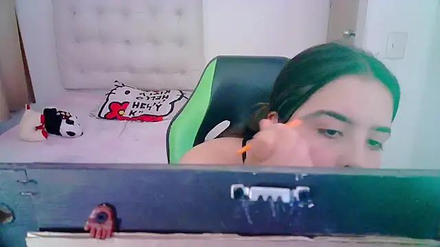 Snapshot of _alicia_z chatting on December 2024 05:37:02 PM alicia z online show from December 2024 05:37:02 PM