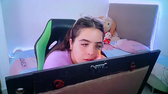 Snapshot of _alicia_z chatting on January 2025 06:17:02 PM alicia z online show from January 2025 06:17:02 PM