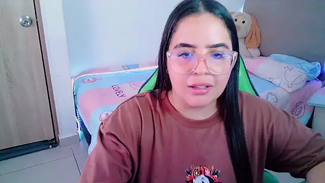 Snapshot of _alicia_z chatting on February 2025 12:20:02 AM alicia z online show from February 2025 12:20:02 AM