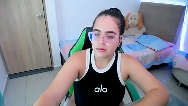 Snapshot of _alicia_z chatting on February 2025 09:58:02 PM alicia z online show from February 2025 09:58:02 PM