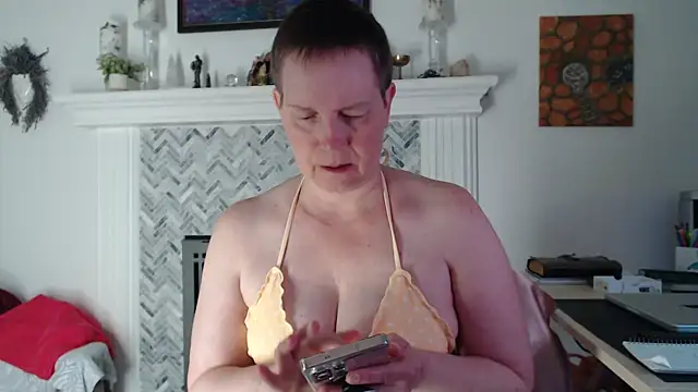 AuroraWillows online show from March 2026 10:43:01 AM