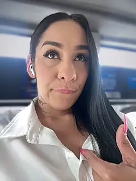 Snapshot of __IRIS__ chatting on March 2026 06:14:01 PM IRIS online show from March 2026 06:14:01 PM