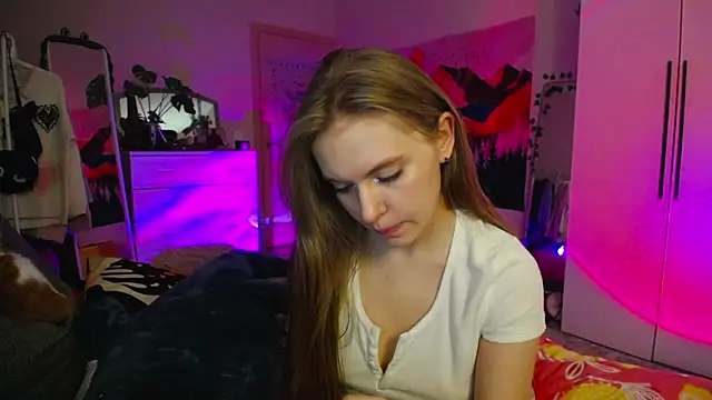 Snapshot of KittyNeon chatting on December 2024 05:29:02 PM KittyNeon online show from December 2024 05:29:02 PM