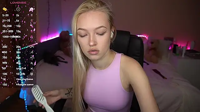 Snapshot of AmandaFiree chatting on October 2025 06:34:02 AM AmandaFiree online show from October 2025 06:34:02 AM