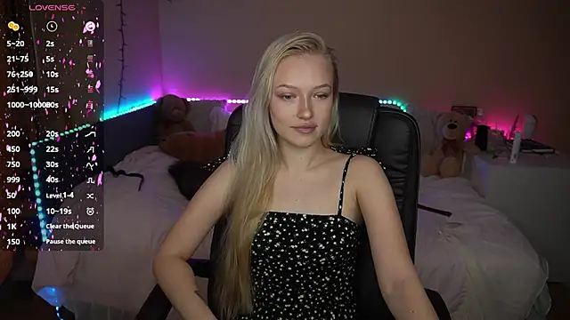 Snapshot of AmandaFiree chatting on October 2025 06:23:01 AM AmandaFiree online show from October 2025 06:23:01 AM