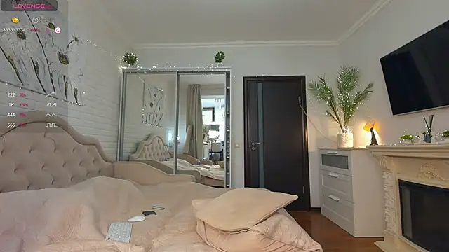 Oh Julie online show from February 2025 09:55:01 AM