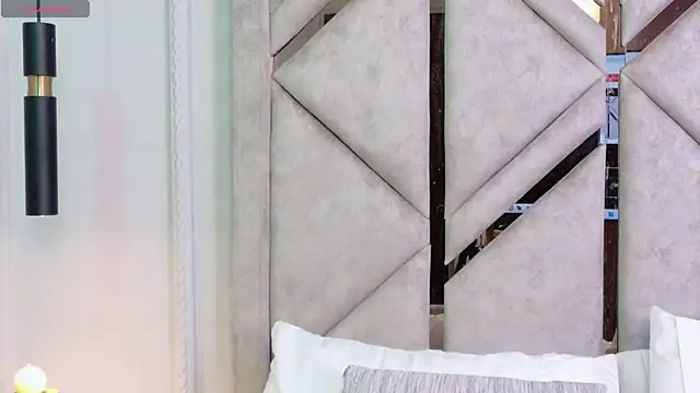 Sara Boom online show from October 2025 12:38:02 PM